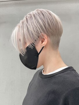 ギークス(GEEKS) 【GEEKS渋谷】ホワイトベージュ/刈り上げ/メンズライク/20代30代