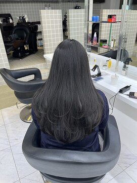 ユナイテッド 横浜(UNITED) オリーブグレージュ/レイヤーカット