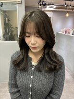 アンルポン 梅田(un le pont) 【un le pont梅田】オリーブグレージュ×ミディ