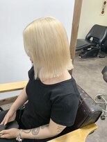 ガルボ ヘアー(garbo hair)&nbsp;ブリーチ 10代 20代 ハイトーン 抜きっぱなしブロンド ボブ