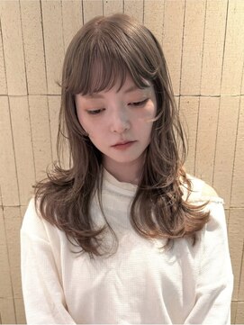 シキ 渋谷(siki) ベージュカラー/ブリーチなしダブルカラー/赤 み消し/渋谷/原宿