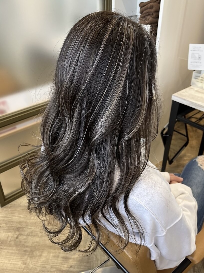 コントラストハイライト×グレージュ×ロングレイヤー：L179485753