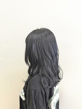 アミックス Hair&Make Amix KOKUSAIHOTEL 透明感あふれるブルーブラック
