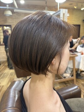 リュッカ(Lycka) 小顔ショートミントアッシュ