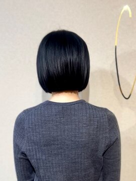 シヨン(ciyon.) 艶ダークカラー☆コンパクトミニボブ