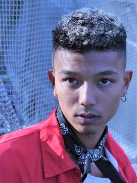 ガズル ハラジュク(GUZZLE HARAJUKU) 無造作ハードパーマスキンフェード