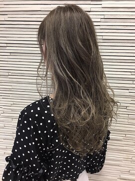 クワテ(cuate) ハイライト＿#スウィングショート #大人かわいい#ミディアム