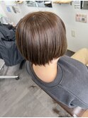 オレンジ味を抑えたベージュカラー
