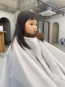 キナリ(kinari) 女の子のオン眉レイヤーカット