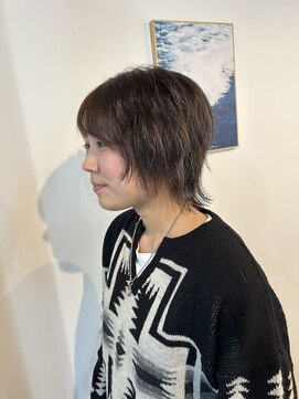 マリン(Marine) 20代30代ウルフカットレイヤーカットアッシュベージュ