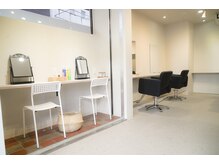 エウレカ(eureka)の雰囲気（内装は白を基調としたらシンプルでオシャレなデザイン）