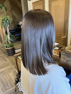 ヘアードレスビュー(hair dress V.I.E.W) セミロング×グレー