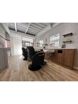 フェードカットが得意◎周りから褒められる清潔感のあるビジネスマンスタイルはREVALIにお任せください♪