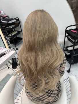 ロンドルピナス 小倉(Lond Lupinus) ミディアムレイヤーカット/似合わせカット/大人ガーリー/20代