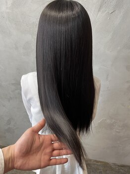 ザザ(ZAZA)の写真/憧れのツヤ髪に!髪質改善ストレートと縮毛矯正で、驚くほどのツヤと手触りを体験してください♪