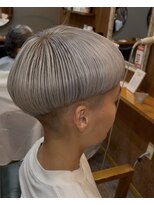 ヘアーサロン アトリエ(Hair salon ATORIE) ツーブロックショートブリーチカラーホワイトシルバー