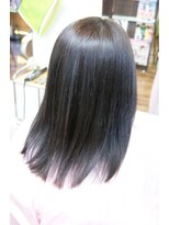 チチカカ(chichikaka)&nbsp;営業ビフォーアフター、チリチリ毛先をサラサラに縮毛矯正