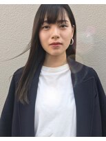 ムジーク(Musiiik)&nbsp;ストレートヘアーでもぱつんとしたカットラインでデザイン性を