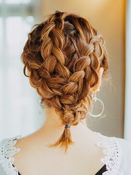 イコール バイ プロデュース 町田駅前店(equal by Produce) 編み込みヘアアレンジ［町田／町田駅］［学割U24］