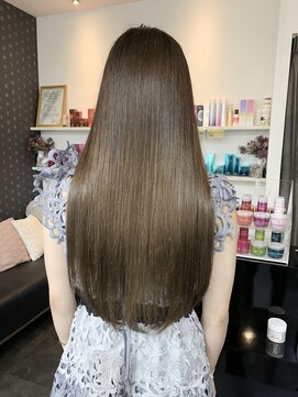 グレイス(Grace) ツヤさらストレートスタイル