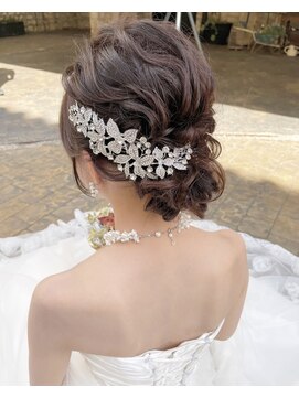 パリスパート2 洋装 波ウェーブ ツイスト かわいい シニヨン ヘアアレンジ