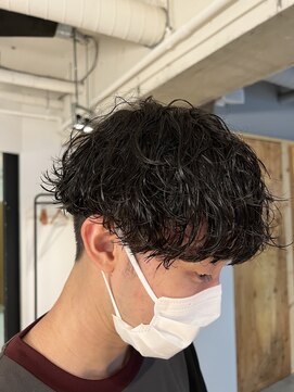 アカ(ACA) 波巻きツイストスパイラルパーマメンズ 大通札幌センターパート