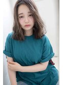 くびレイヤーデザインカラーグレージュ大人ガーリーカール小顔