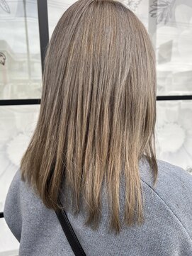 ヘアーデザイン ビビッドリンク(HAIR DESIGN VIVID link) ミルクティーグレージュ☆