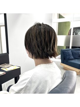 チーク(CHiiK) グレージュ×ちょこっとハイライト