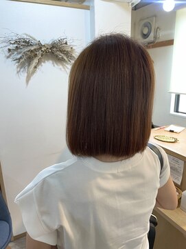 ビプラス(viplus) 前下がり切りっぱなしボブ