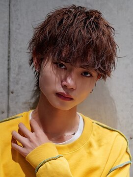 ライラ(Lyla) 縦落ち緩めソフトツイストスパイラルパーマ