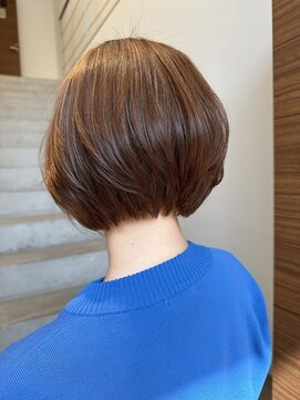 インビテーション(invitation) 襟足すっきりショートボブ