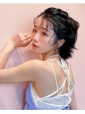 オレンジカラーで目元強調メイク