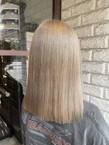 リー 東三国(Lee)&nbsp;ミディアム×ミルクティーベージュ