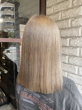 リー 東三国(Lee) ミディアム×ミルクティーベージュ