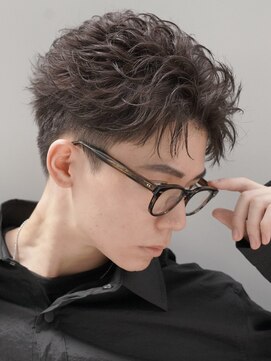 レタッチバイフィフス 大阪梅田(RETOUCH by fifth) 大阪梅田フェザーショートルーズショートツイスパイラルパーマ