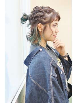 ピース(piece) インナーカラーターコイズボブ　アレンジ☆