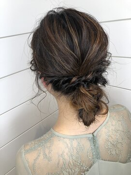 ネオリーブ アンド 渋谷店(Neolive &) 【Neolive & 渋谷店】大人可愛いヘアアレンジ