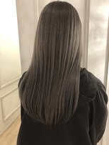 リリー(RILLY)&nbsp;☆透明感抜群　グレージュカラー☆