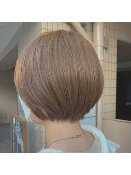 フィン(FiN by allure) 髪質改善ショート×ミルクティーベージュ/下河原 聡