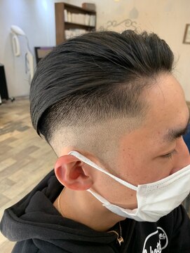 リッカヘアー(Ricca hair) メンズフェードスタイルアップバング刈り上げ黒髪