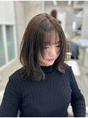 人気のミディアムレイヤーカットハッシュカット