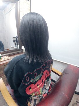 アトリエナガノ(atelier nagano) ニュアンスカラー/センターパート/ツヤ髪スタイル/ブルージュ