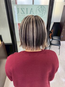 アイズ 本厚木(AIZU) アンブレラカラー ホワイトベージュ