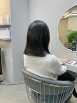 クロア(CHROA)&nbsp;【美ラインの切りっぱなしミディアムスタイル】