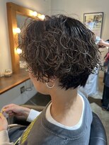 ビハインドザカーテン(BEHIND THE CURTAIN)&nbsp;レイヤーショートパーマ×無造作パーマ×白髪ぼかし