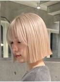 ホワイトミルクティーハイトーンブリーチダブルカラーミニボブ