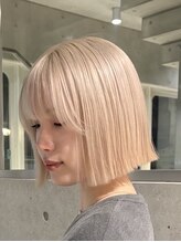ヲタク(wotaku.)&nbsp;ホワイトミルクティーハイトーンブリーチダブルカラーミニボブ