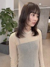イル(ill)&nbsp;ミディアムボブ　レイヤーたっぷり　ワイドバング　大須