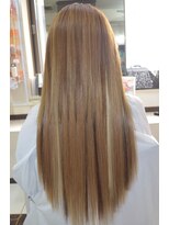 メルシー 大阪梅田店&nbsp;エクステでハイライト、ローライト